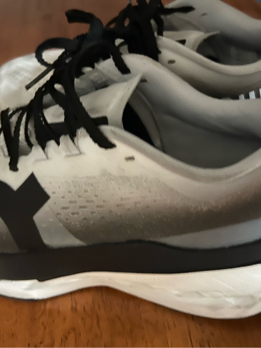 Hoka Women 7.5 sneakers - Picture 3 of 7